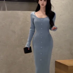 KENI/ Large size French pure desire U-neck knitted dress for women with slightly fat women in winter, slim-fitting royal-sister style hip-hugging skirt